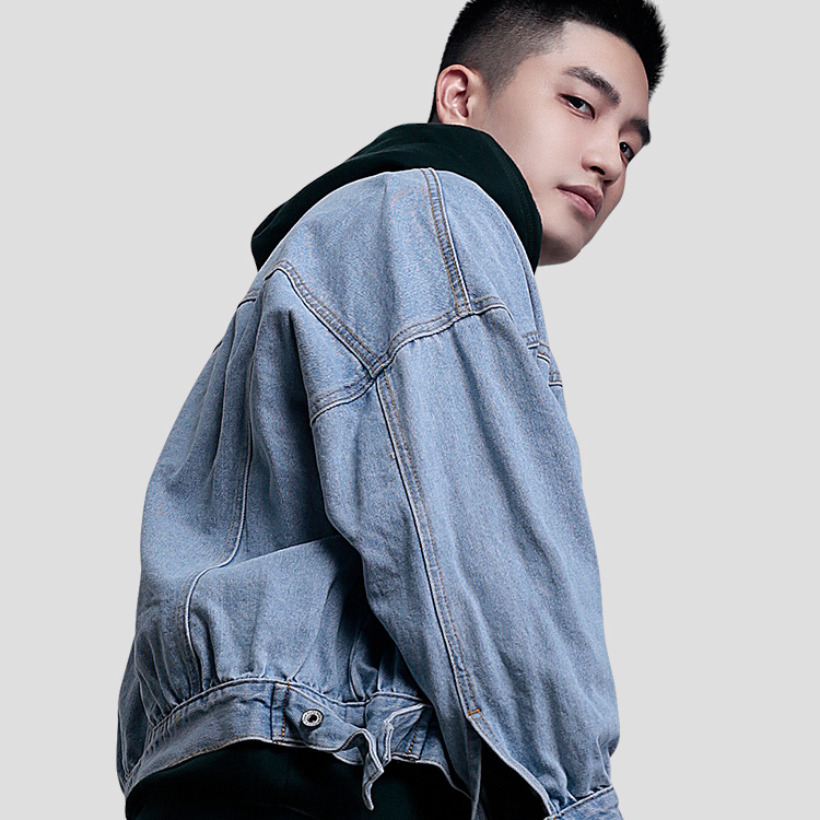 时尚牛仔外套